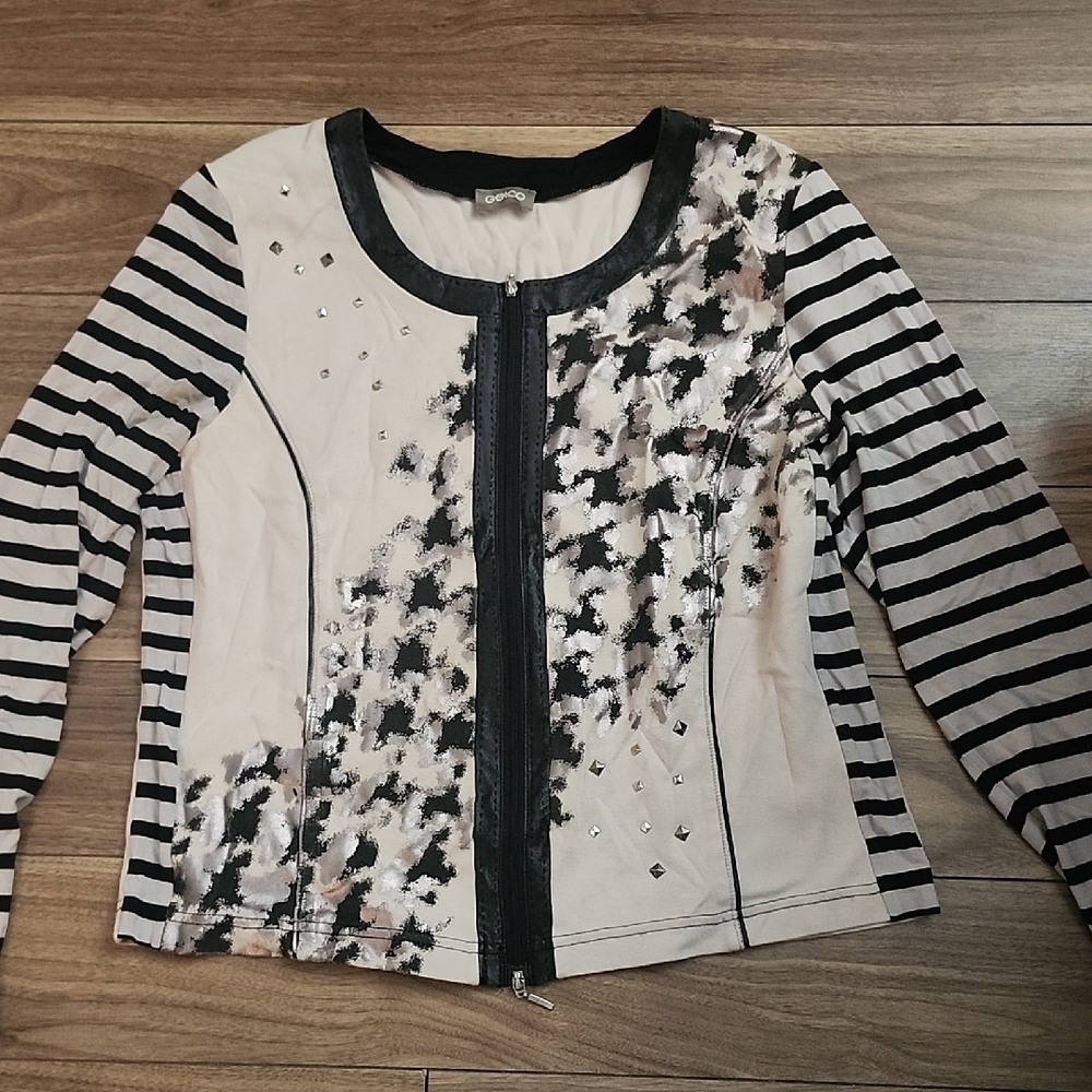 🔥Comfy Casusl Striped Black and White Women's Top, Double Zipper